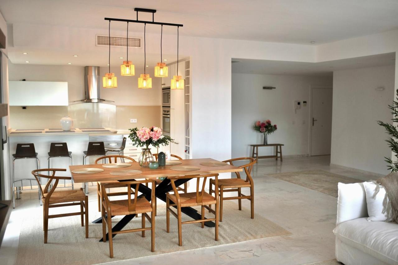 Bright In The Hills Of Elviria Apartament