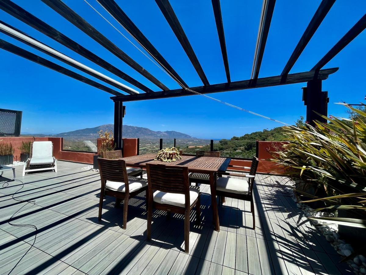 Bright In The Hills Of Elviria Apartment Malaga